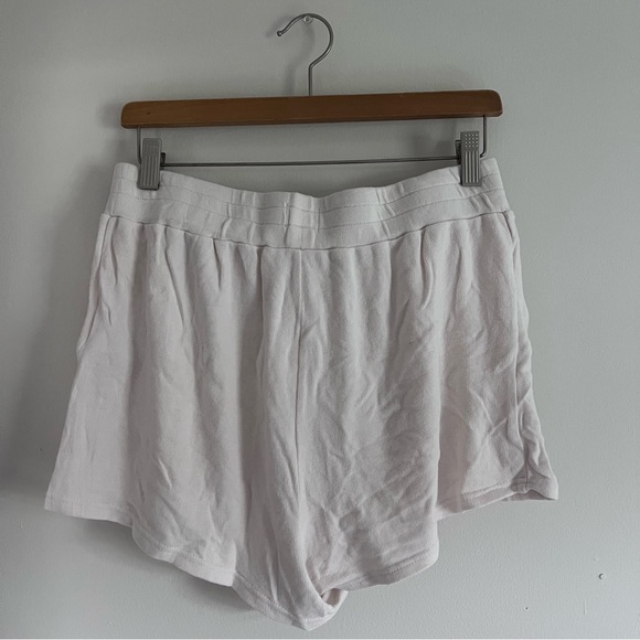 White Volcom Lounge Shorts - Picture 5 of 7